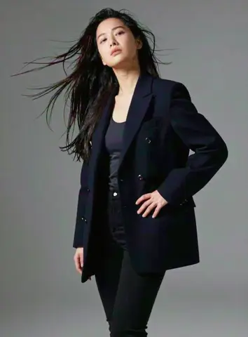 Business Casual with Motion